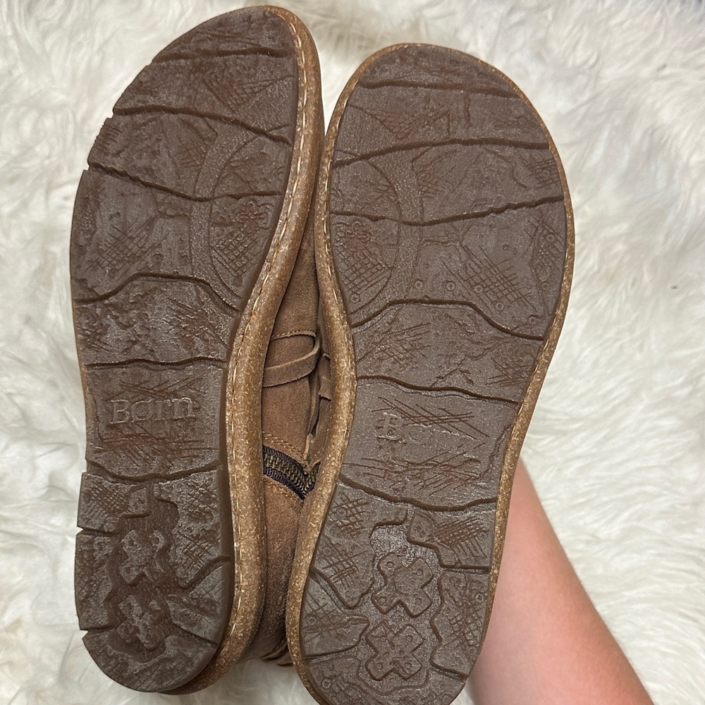 Born Tarklin Booties - Like new - Picture 5 of 9